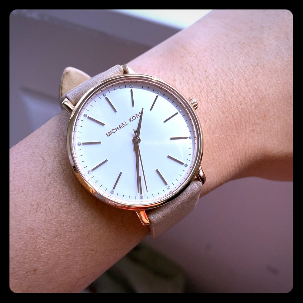 Michael Kors MK2748 women’s leather strap watch